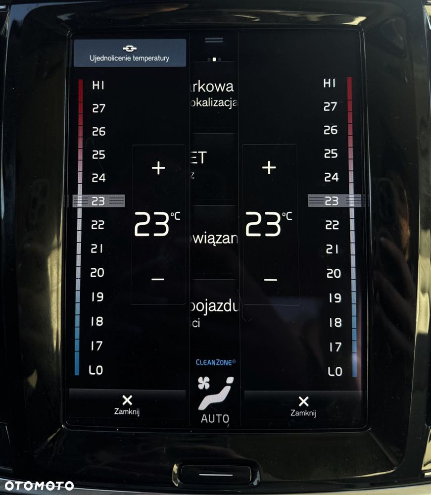 Volvo V90 Cross Country - 24