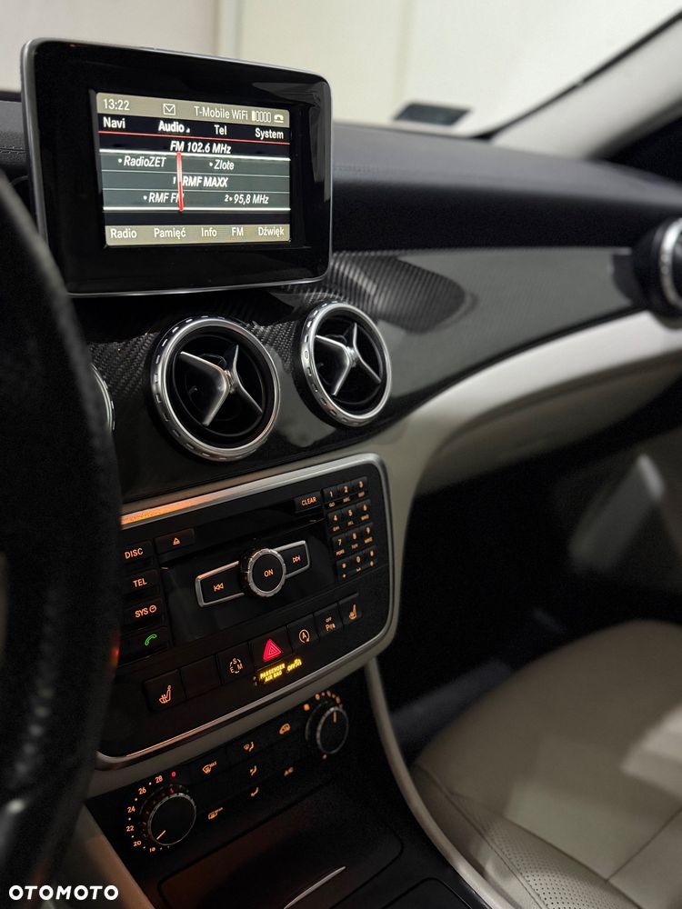 Mercedes-Benz GLA 200 7G-DCT - 8