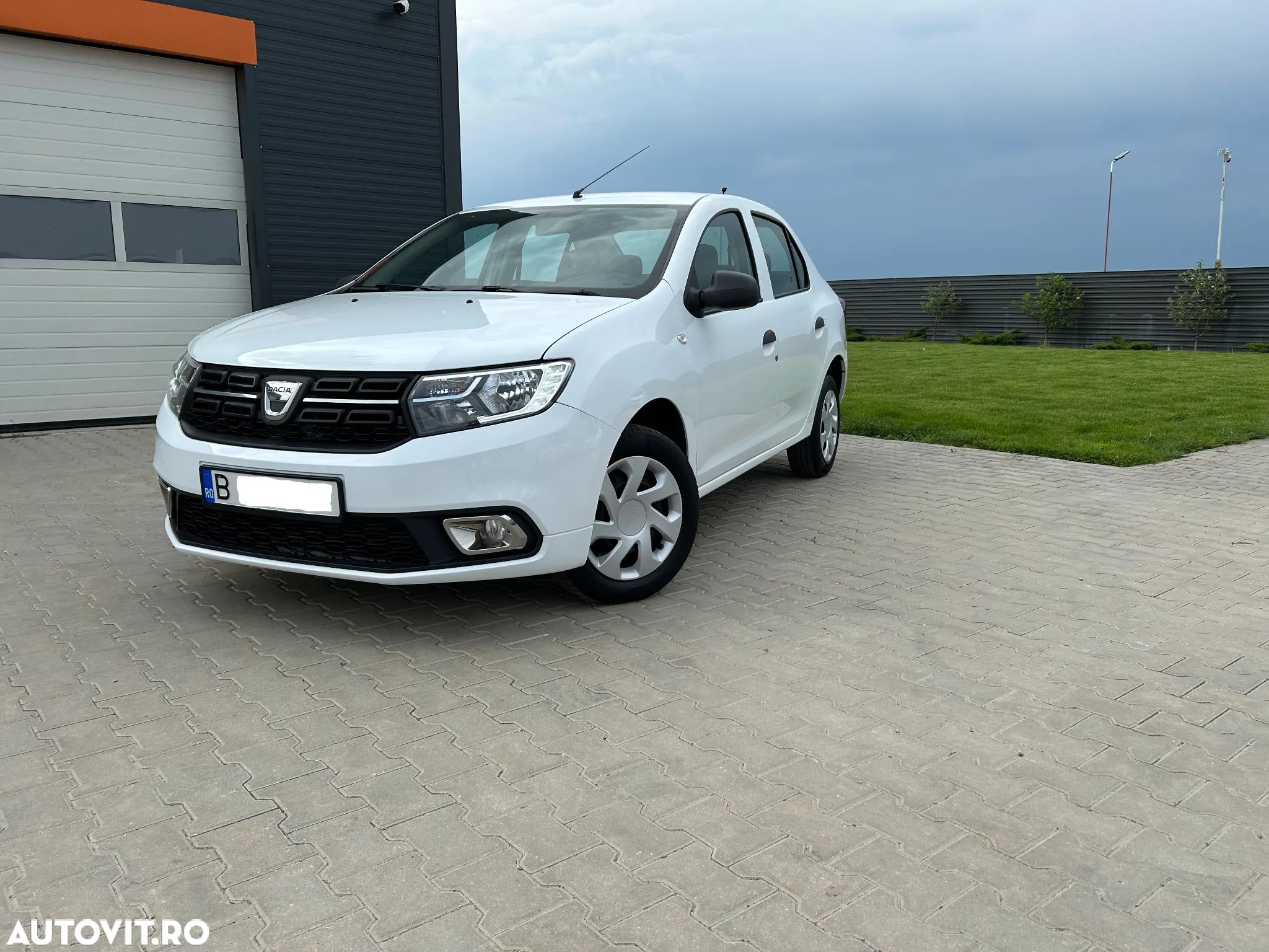 Dacia Logan 1.0 SCe Laureate - 1