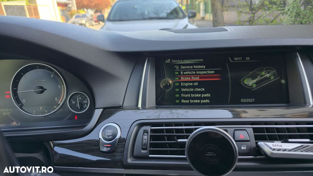 BMW Seria 5 525d xDrive - 10