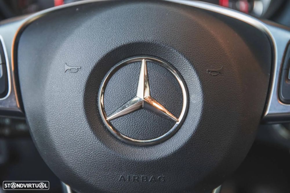 Mercedes-Benz CLA 180 d Shooting Brake AMG Line - 11