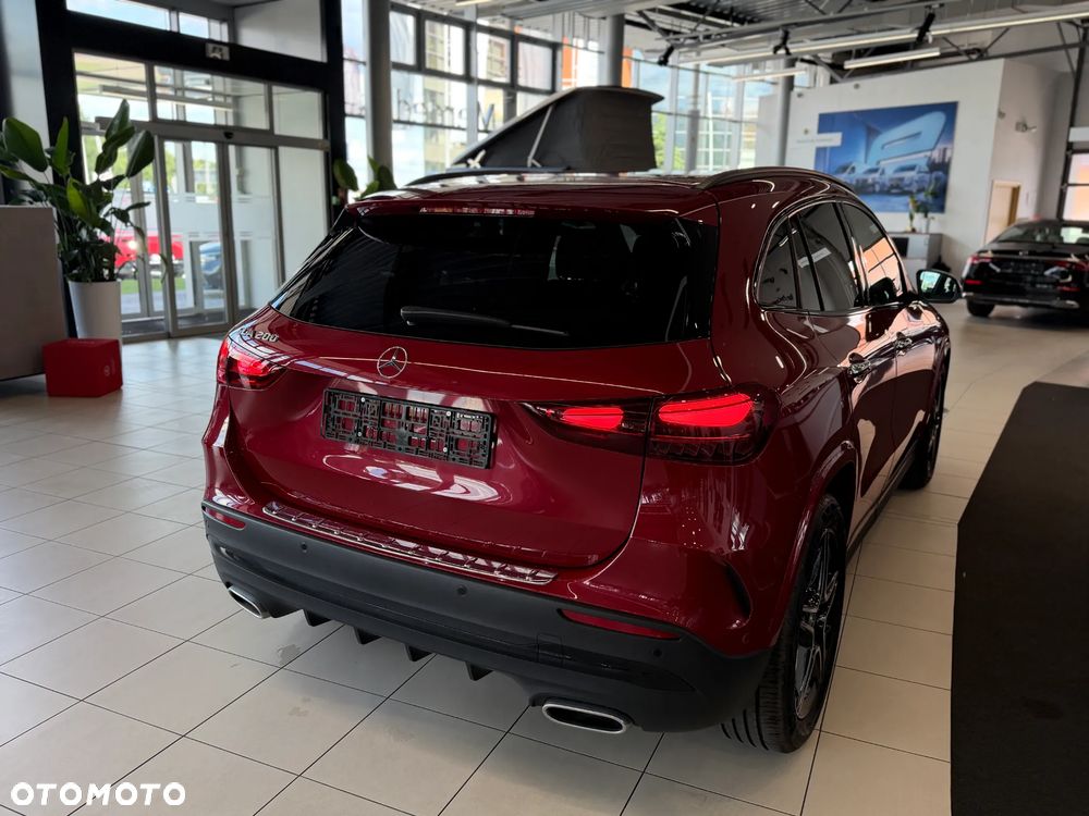 Mercedes-Benz GLA 200 AMG Line - 3