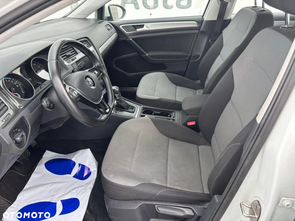 Volkswagen Golf e-Golf - 21