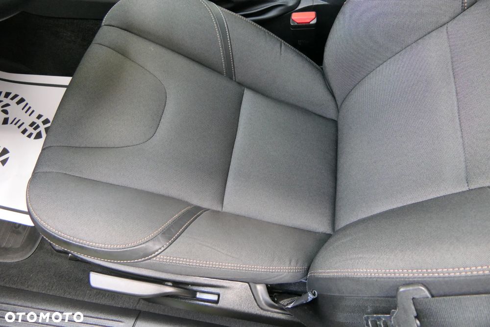 Volvo V40 Cross Country D3 Geartronic Momentum - 16