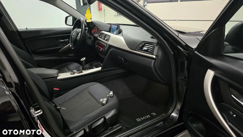 BMW Seria 3 320d Efficient Dynamics Luxury Line - 7