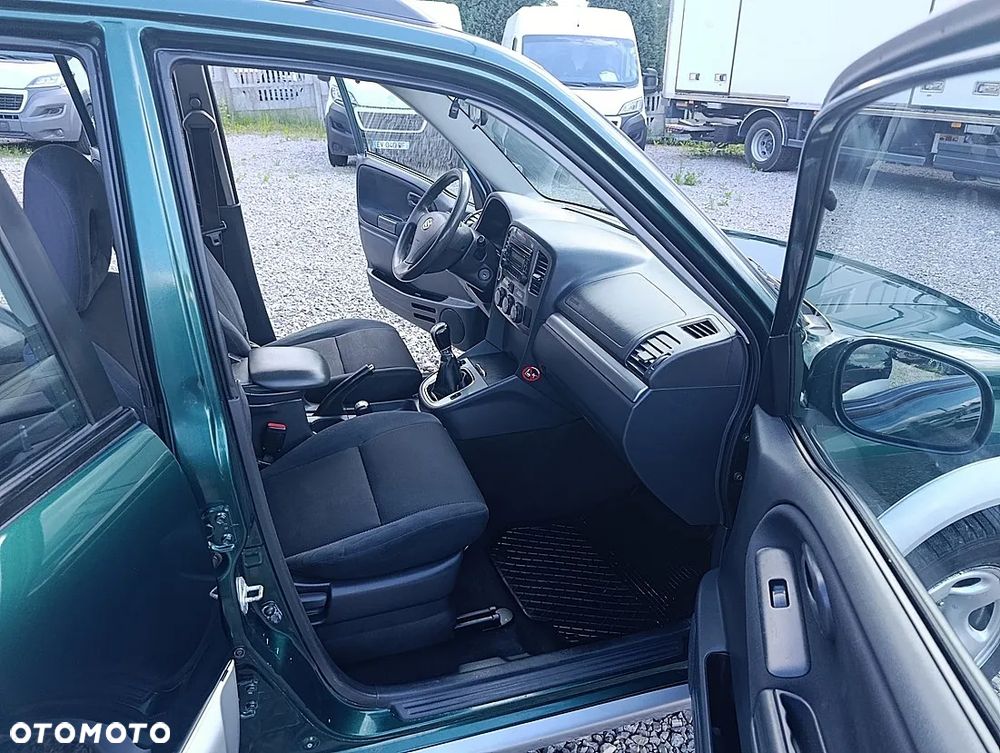 Suzuki Grand Vitara 2.0 - 16