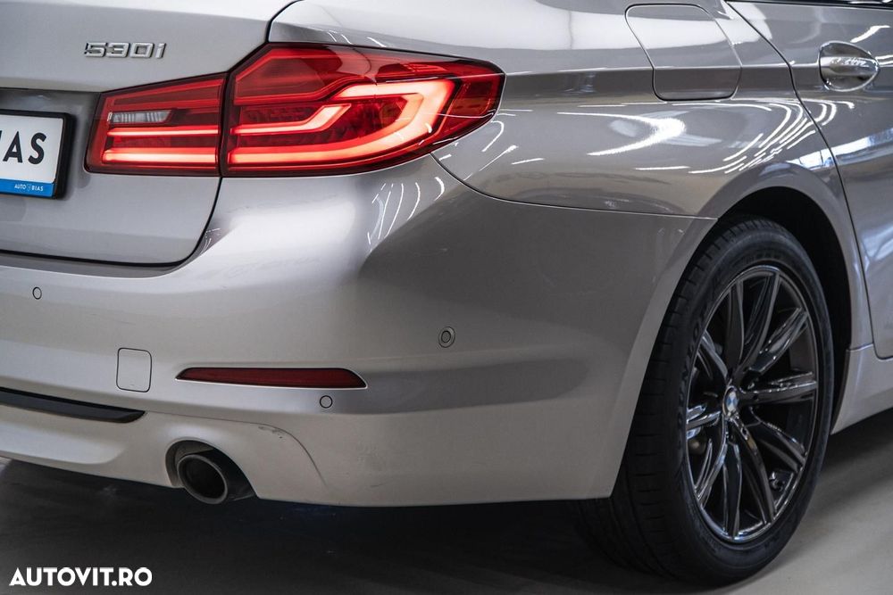 BMW Seria 5 530i Aut. Sport Line - 41