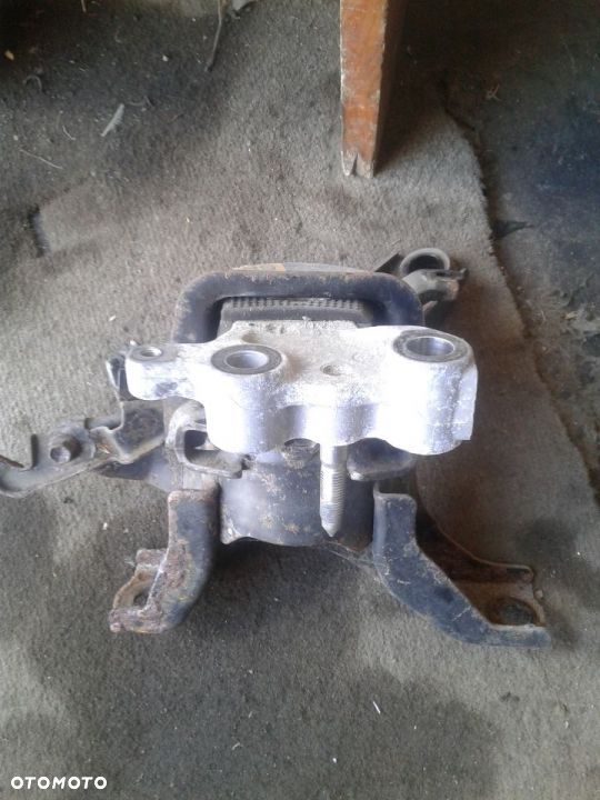 Poduszka silnika od rozrządu Toyota Prius III, 1,8 HYBRID - 1