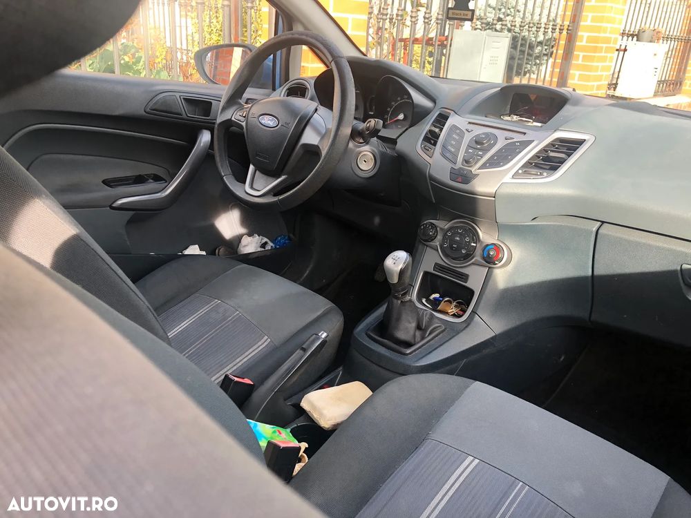 Ford Fiesta 1.25i Ambiente - 2
