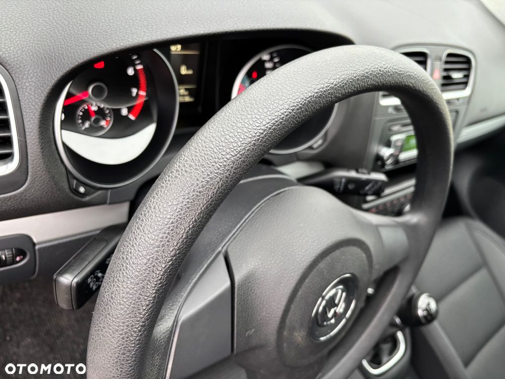 Volkswagen Golf - 8