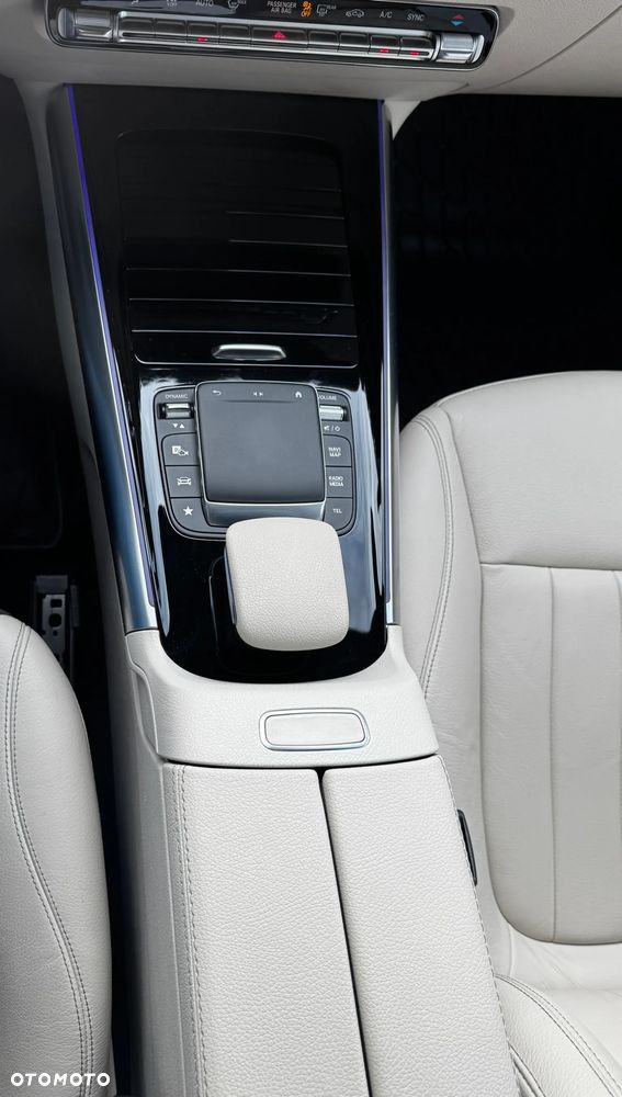 Mercedes-Benz GLA 200 Progressive - 19