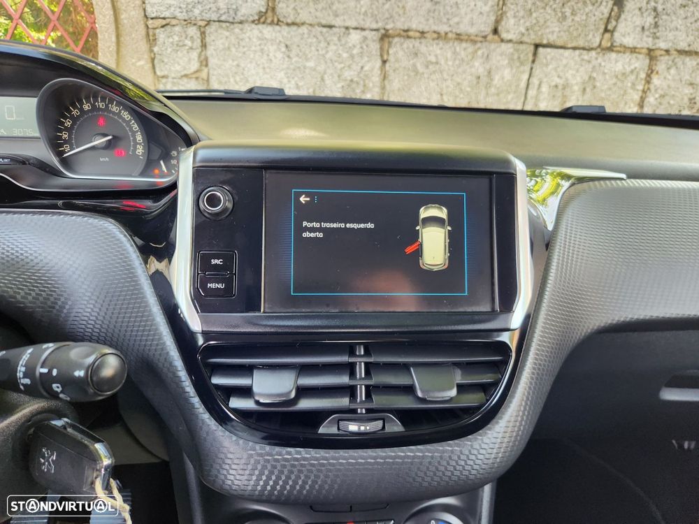 Peugeot 208 1.5 BlueHDi Signature - 23