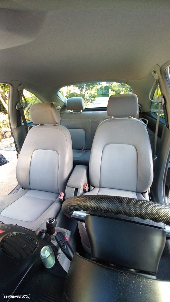 VW New Beetle 1.4 - 6