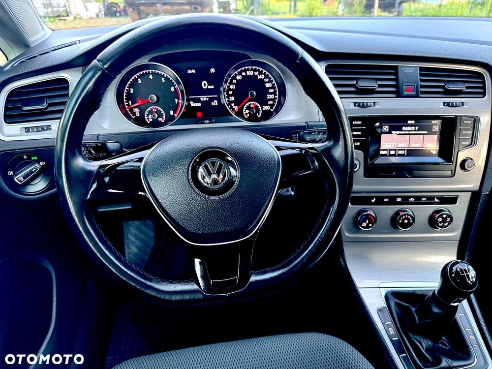 Volkswagen Golf - 11