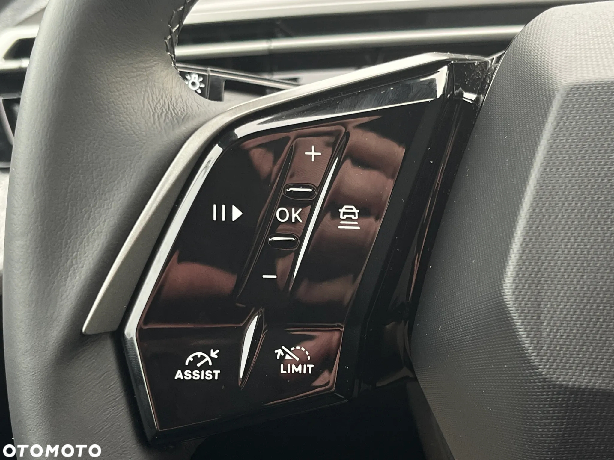 Peugeot 3008 1.2 PureTech mHEV Allure e-DCS6 - 25