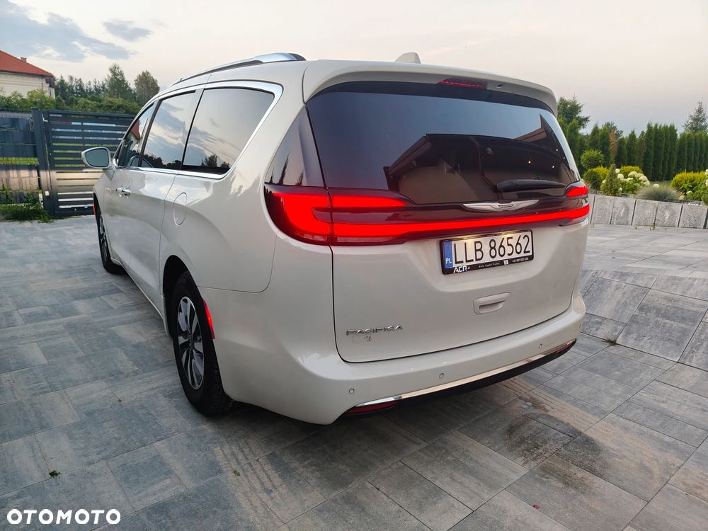 Chrysler Pacifica - 10