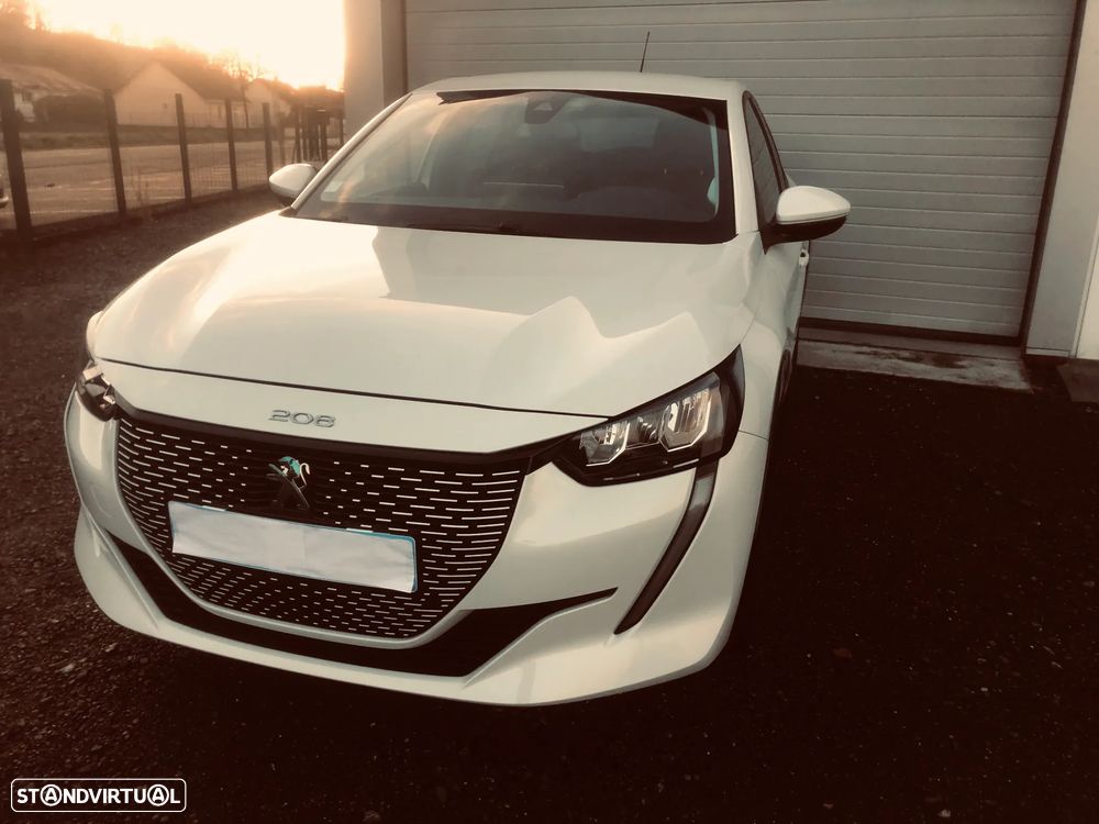 Peugeot e-208 Allure - 3