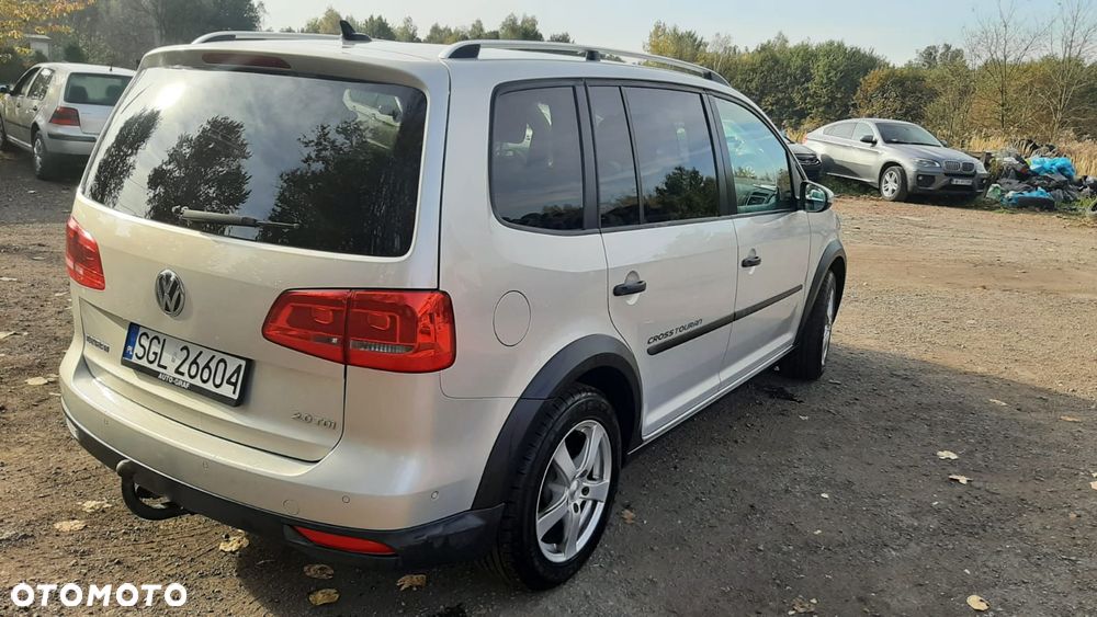 Volkswagen Touran 2.0 TDI DPF Cross - 13