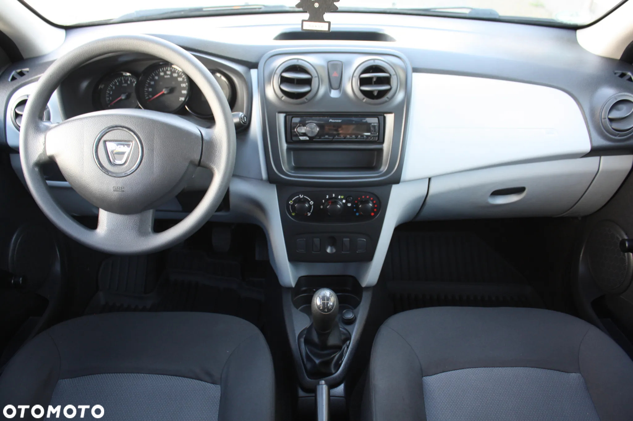 Dacia Sandero 1.2 16V - 9