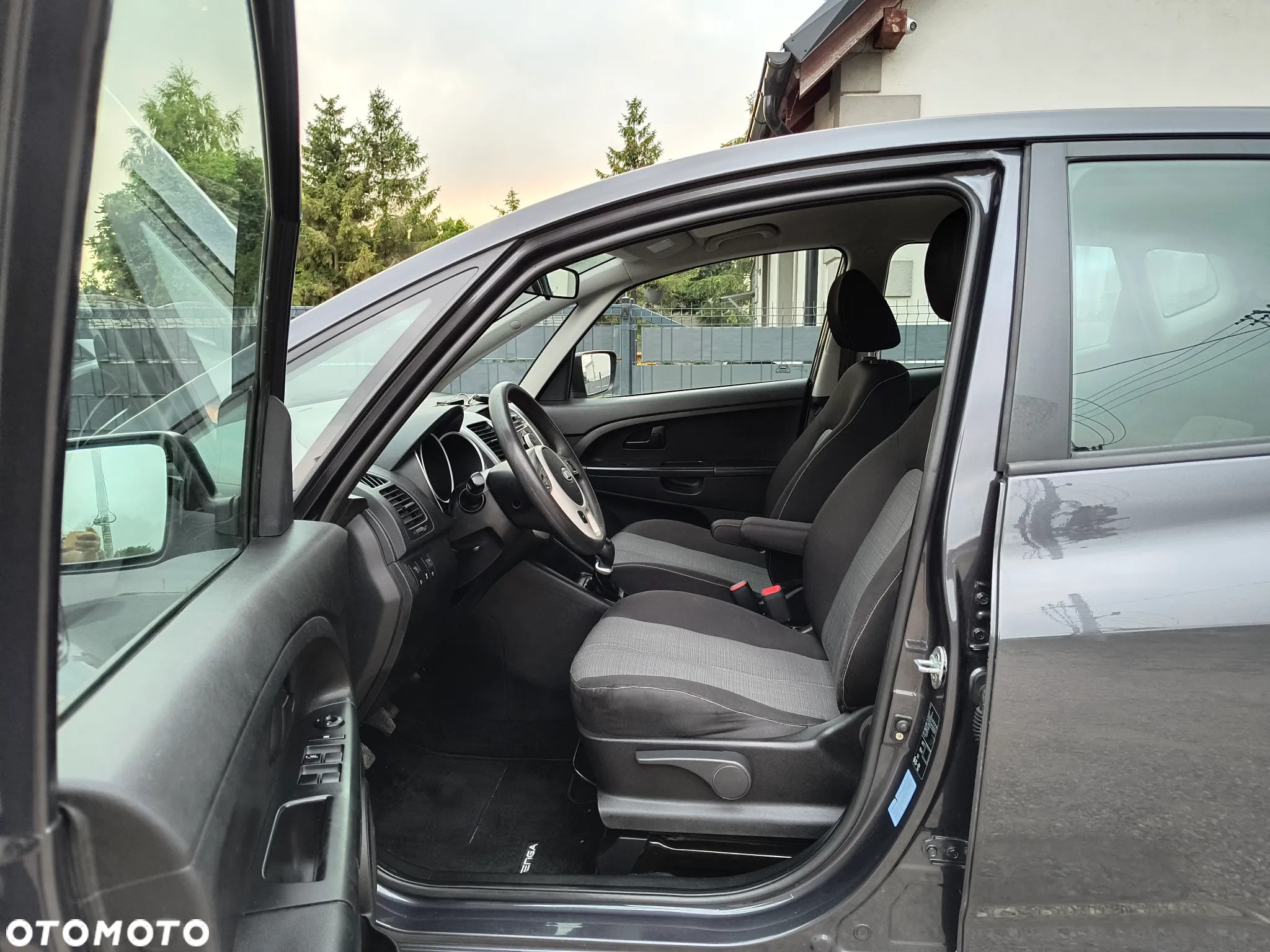 Kia Venga - 7