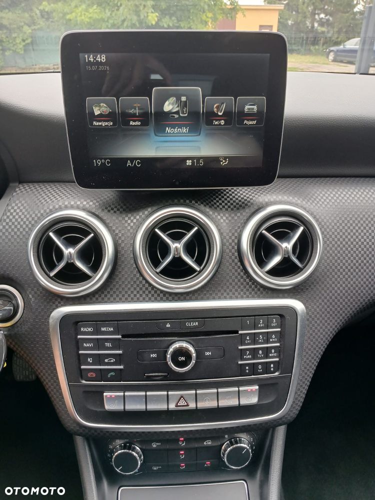 Mercedes-Benz Klasa A 180 AMG Line - 32