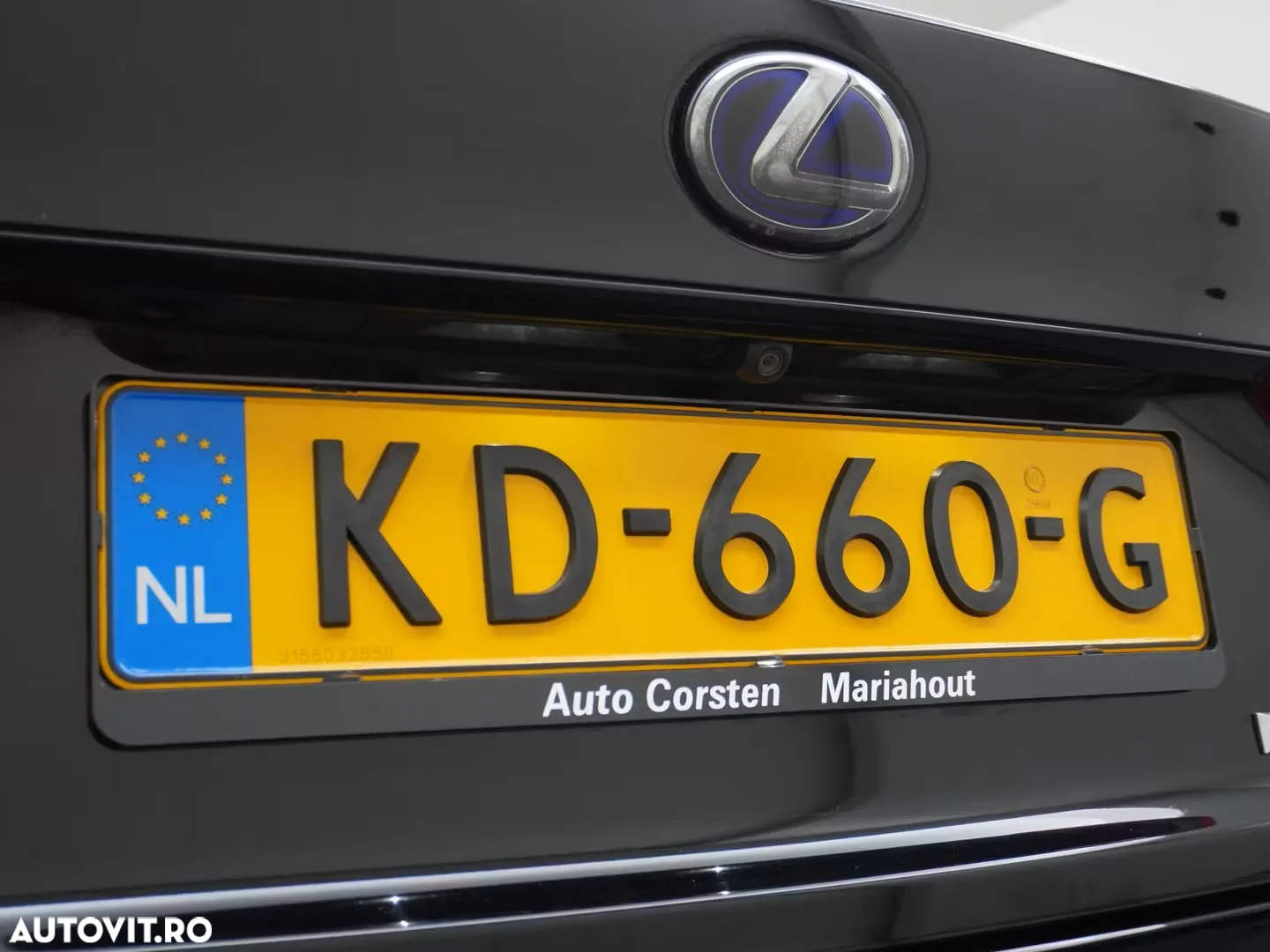Lexus Seria IS 300h - 17