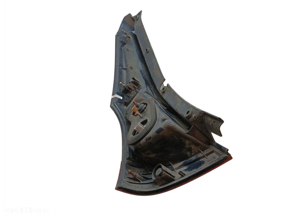 LAMPA PRAWA PRAWY TYŁ MITSUBISHI GRANDIS (2003-2011) EUROPA - 2