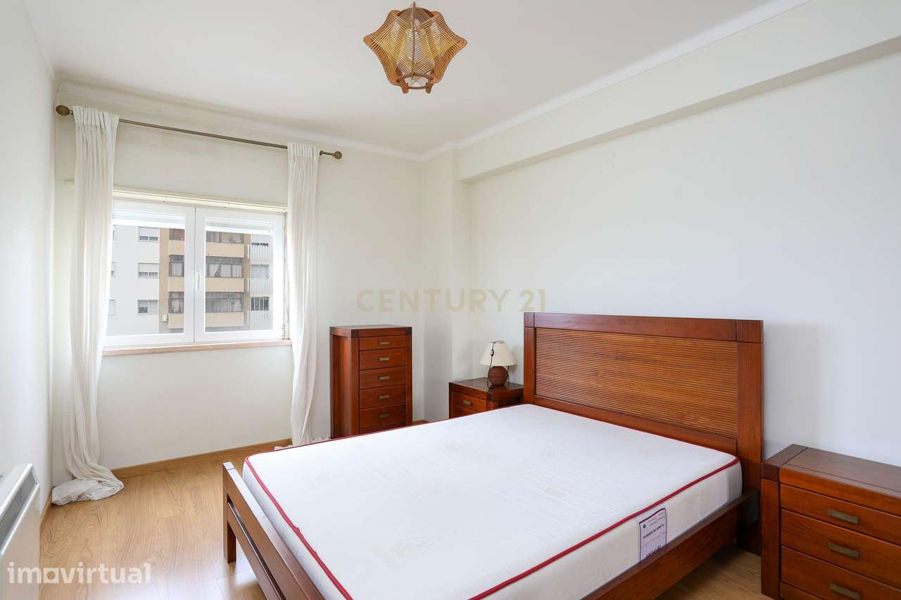 Apartamento T2 para Arrendamento com Garagem e Varanda- Arroja, Odivel - Grande imagem: 5/12