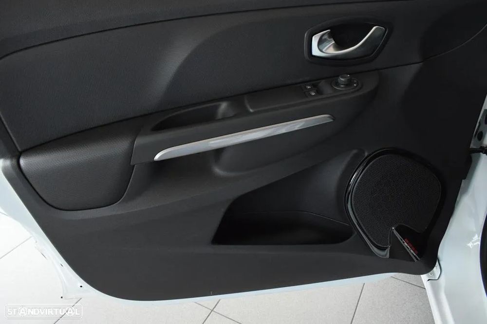 Renault Clio 1.5 dCi Limited - 10