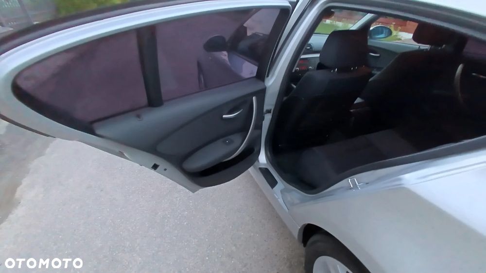 BMW Seria 1 116i - 24