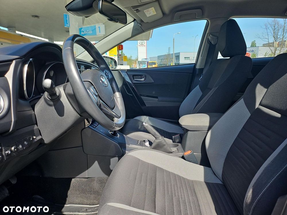 Toyota Auris - 15