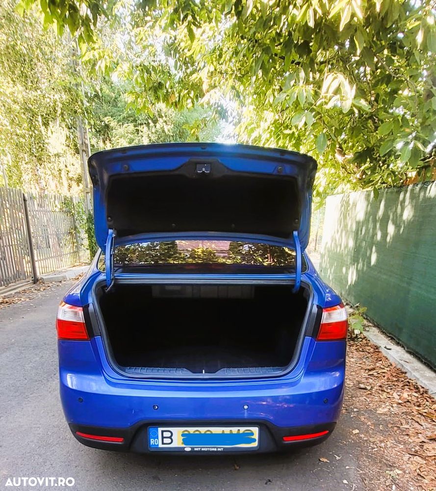 Kia Rio - 4