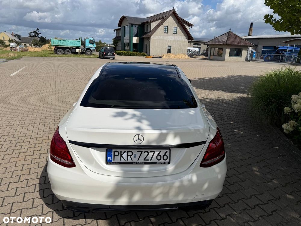 Mercedes-Benz Klasa C 200 7G-TRONIC Exclusive - 29