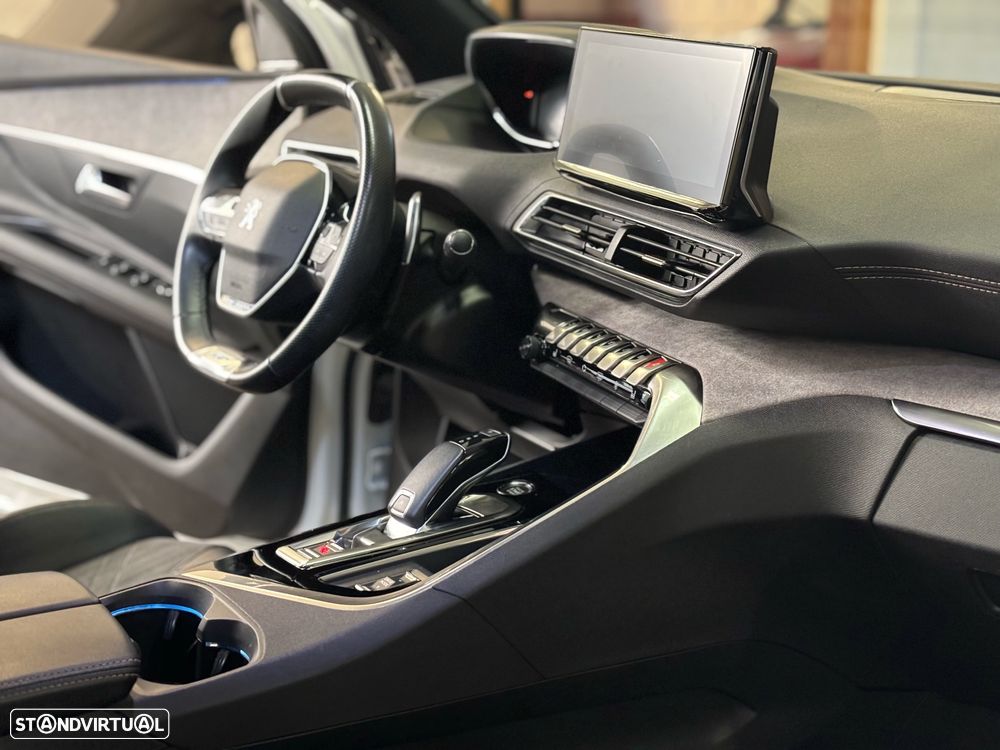 Peugeot 3008 1.5 BlueHDi GT EAT8 - 28