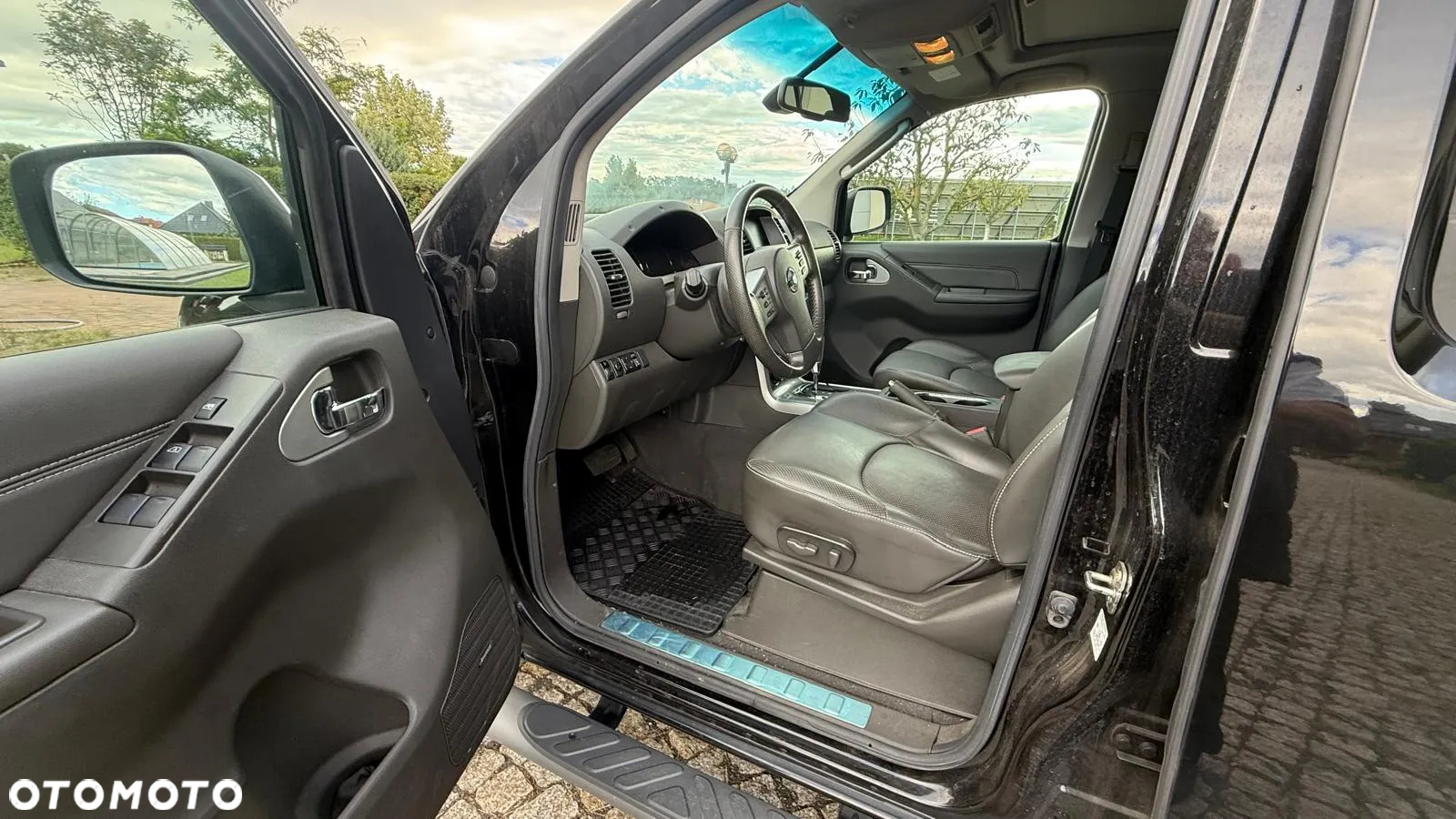 Nissan Navara 3.0 D V6 Platinum Long EU5 - 10