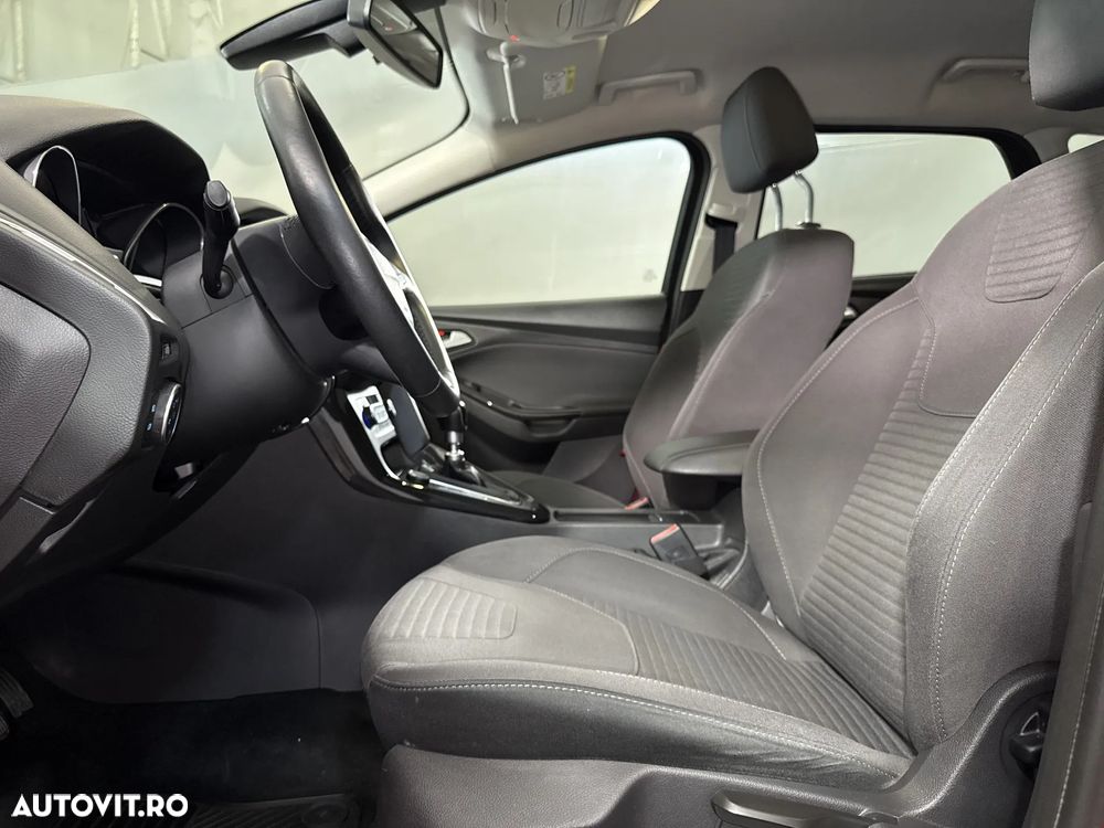 Ford Focus - 23