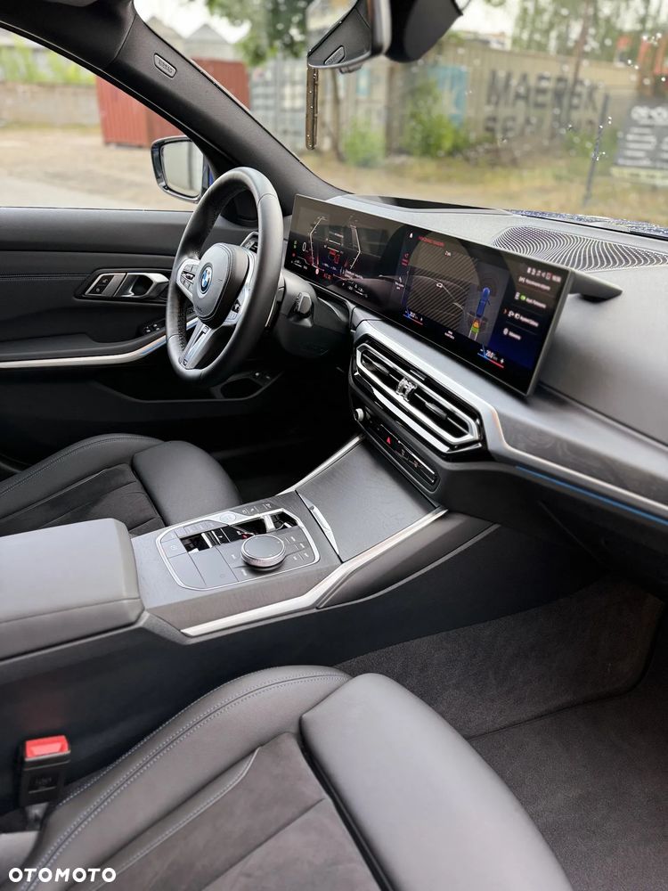 BMW Seria 3 330e M Sport - 25
