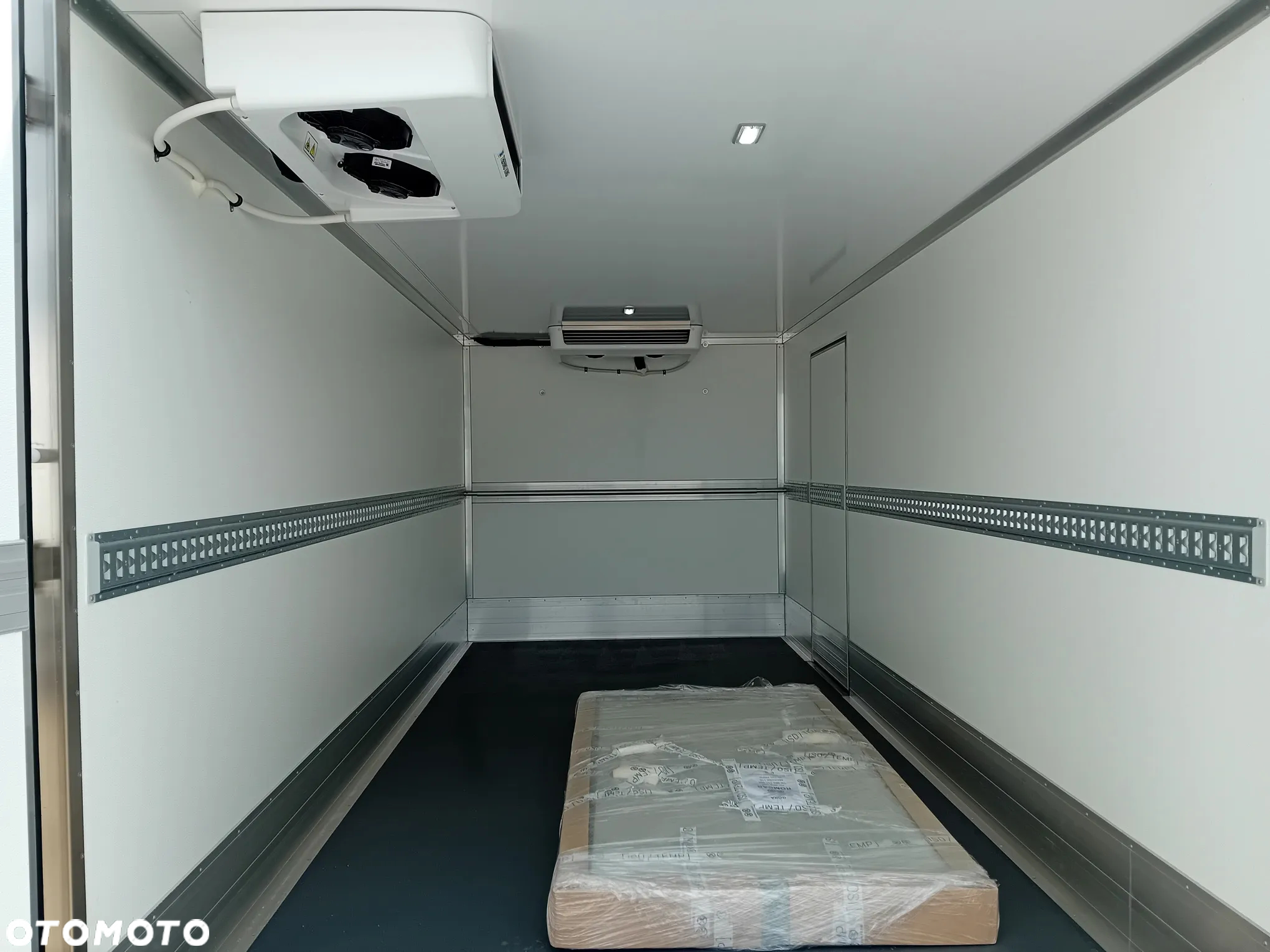Iveco DAILY 70C18H - 11