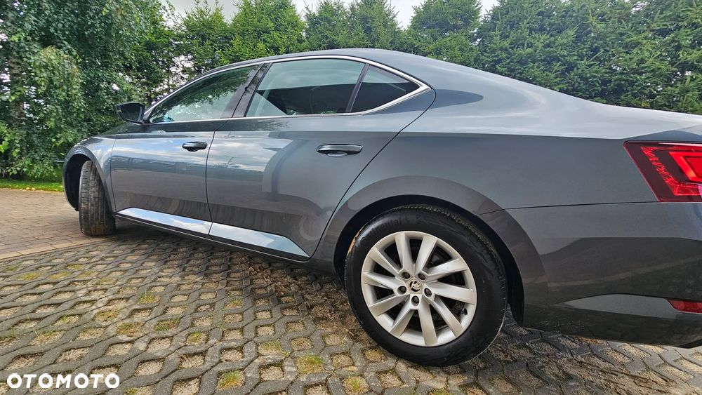 Skoda Superb 1.8 TSI Ambition DSG - 9