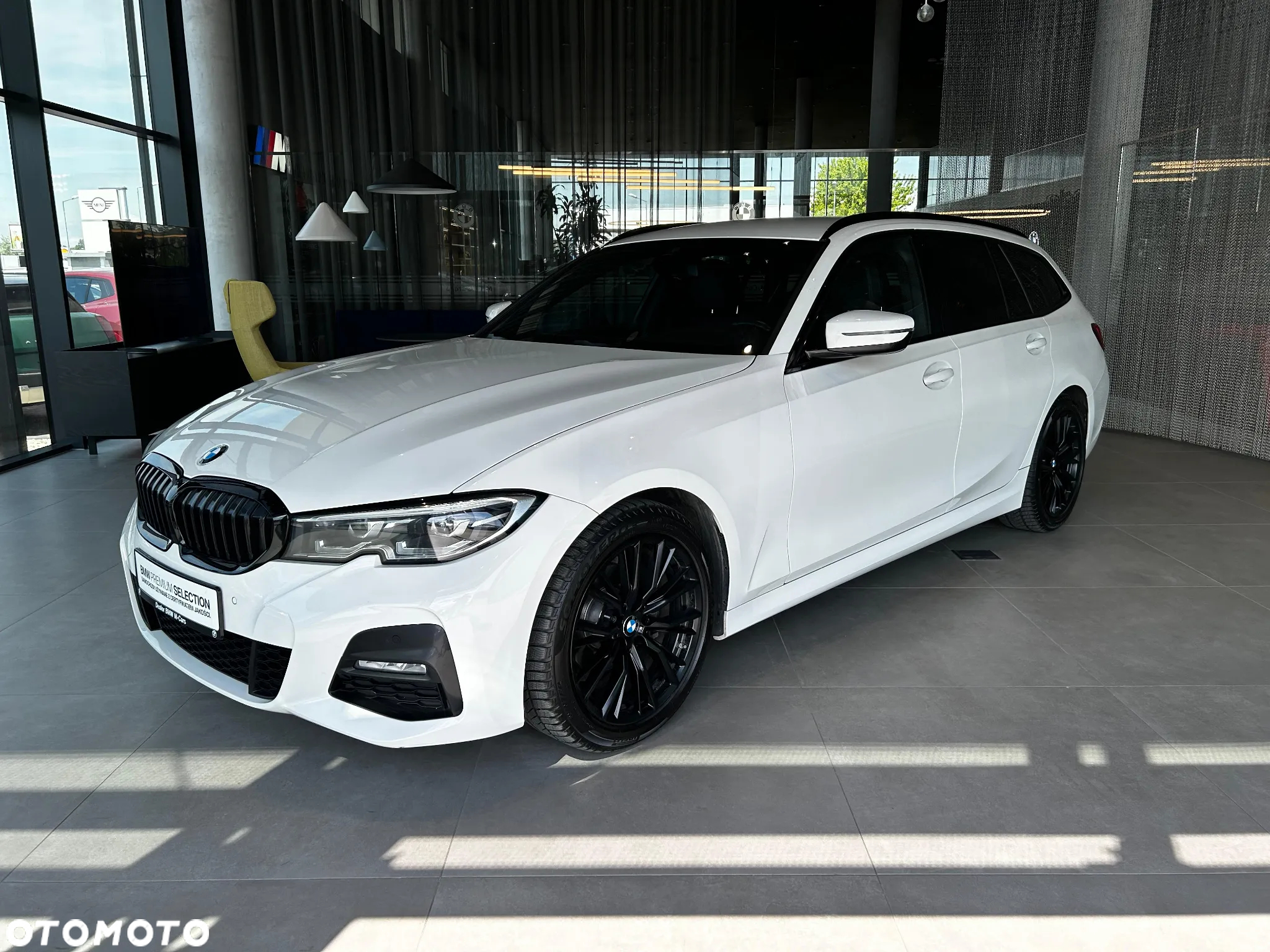 BMW Seria 3 318d M Sport Shadow - 4