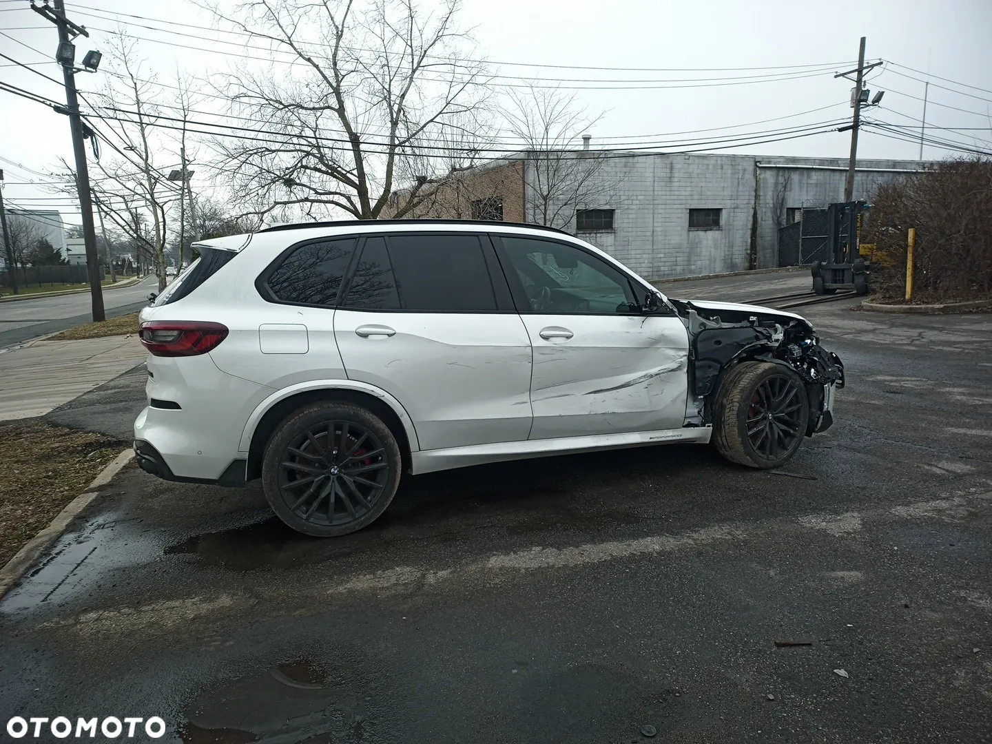 BMW X5 M M50i - 26