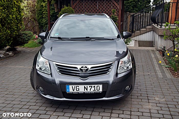 Toyota Avensis 1.8 Life - 11