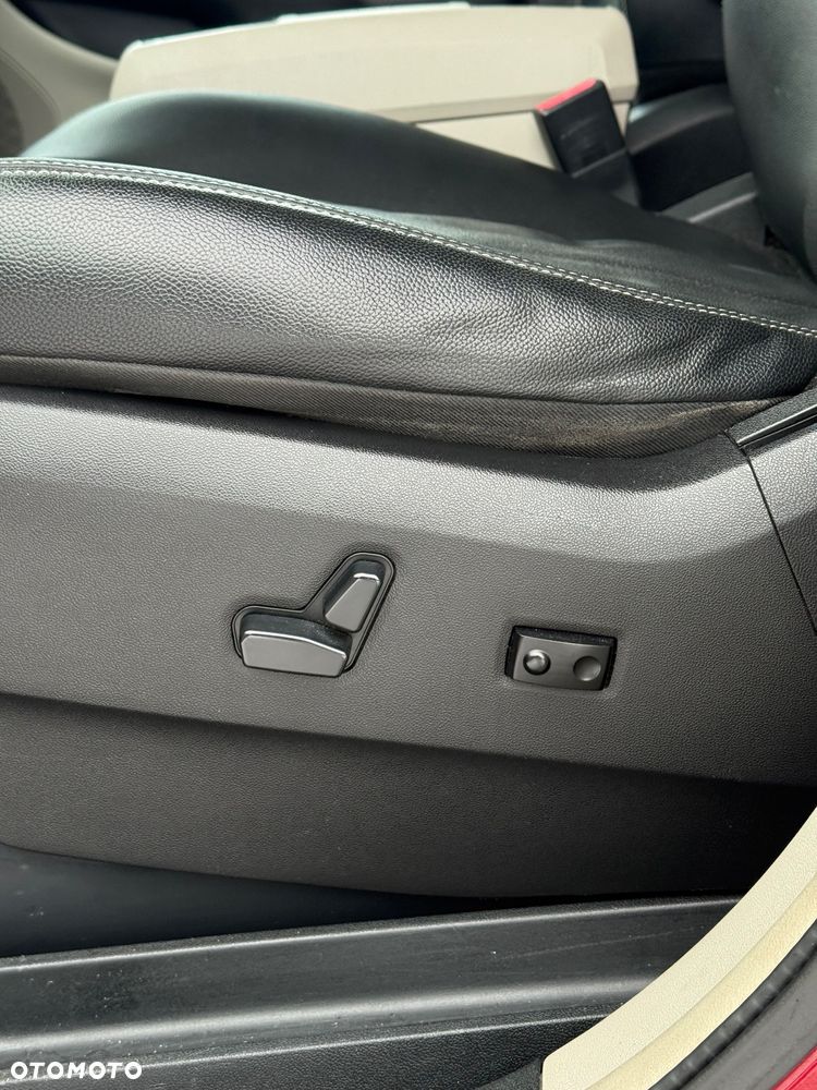 Chrysler Town & Country 3.6 Limited - 23