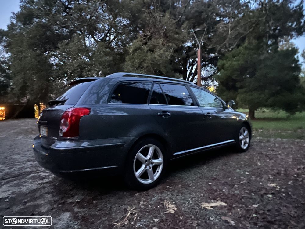 Toyota Avensis SW 2.2 D-4D - 3