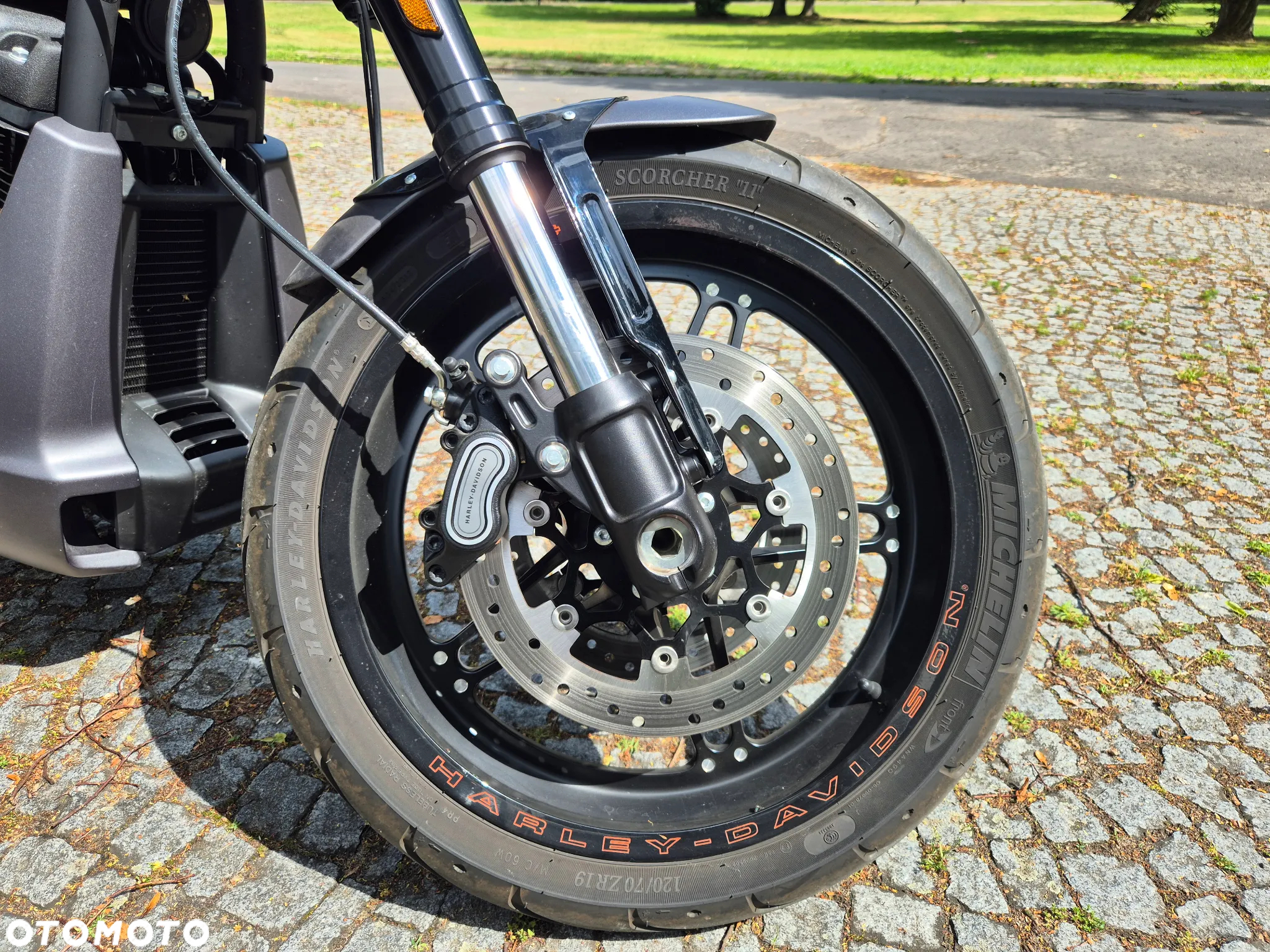 Harley-Davidson Softail FXDR - 6