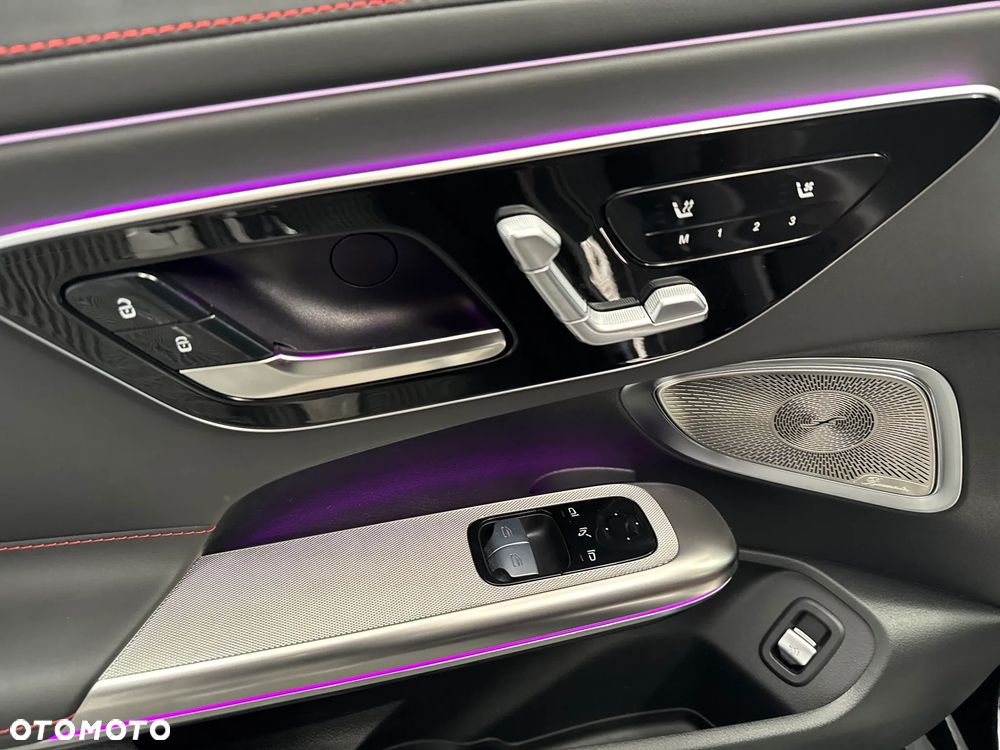 2025 Mercedes-Benz CLE AMG 53 mHEV 4-Matic+, photograph 11