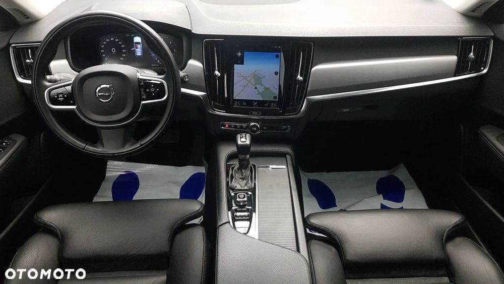 Volvo V90 D5 SCR AWD Momentum Pro - 4