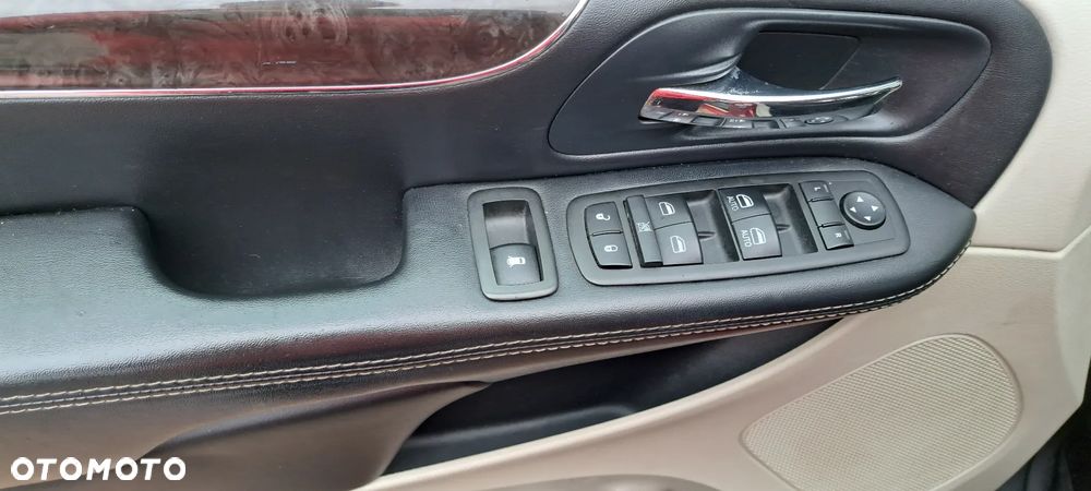 Chrysler Town & Country 3.6 Touring - 10