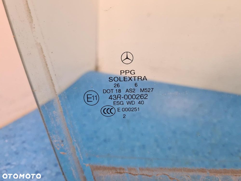 MERCEDES W203 LIFT KOMBI SZYBA DRZWI PRZÓD PRAWA - 2