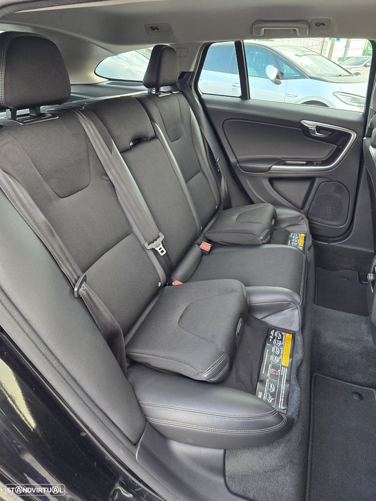 Volvo V60 2.0 D4 Momentum - 9